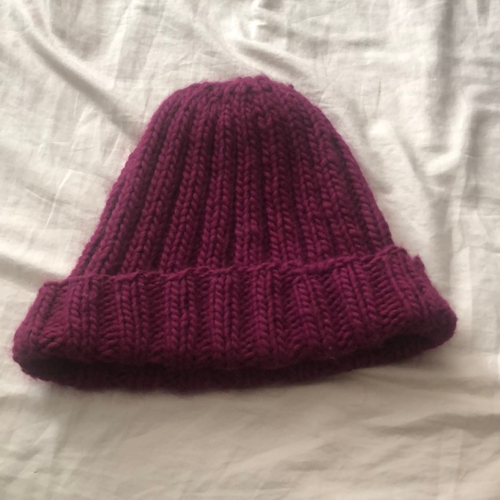 Hand knit beanie 100% wool